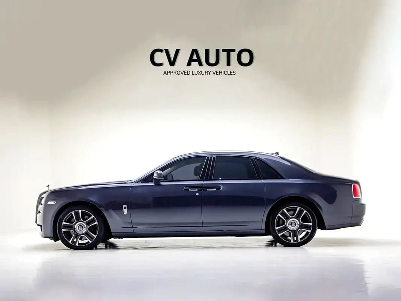Rolls Royce Ghost V12 Luxury with Starlight Headliner | GCC Spec