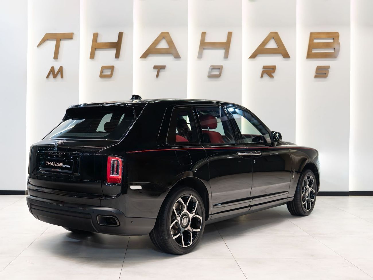 رولز رويس كولينان 2021 | PREMIUM BLACK BADGE | RED INTERIOR | GCC | V12 TWIN-TURBO | FULL OPTION | PERFECT CONDITION