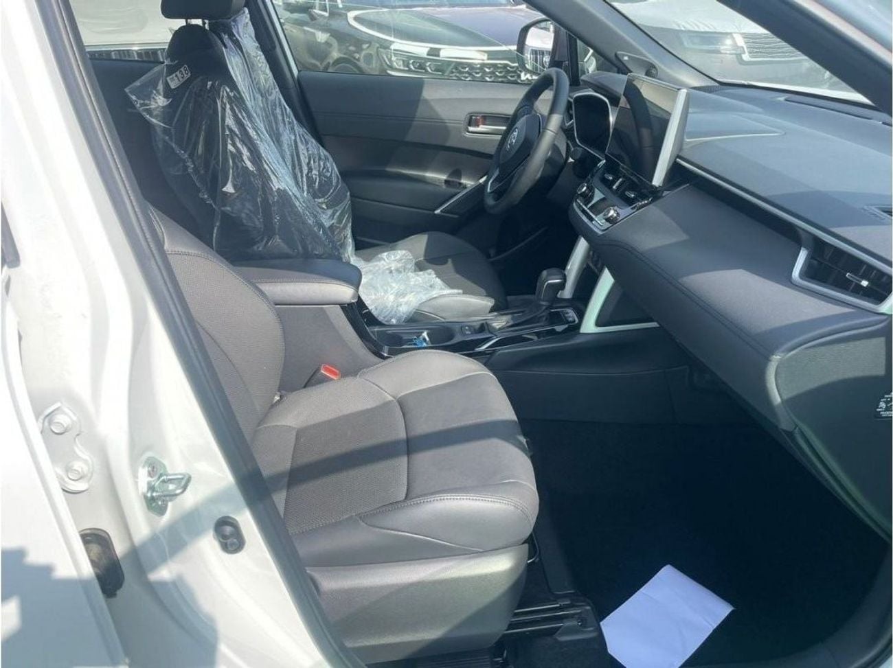 تويوتا كورولا كروس NEW 2023 TOYOTA COROLLA CROSS 2.0L FULL OPTION