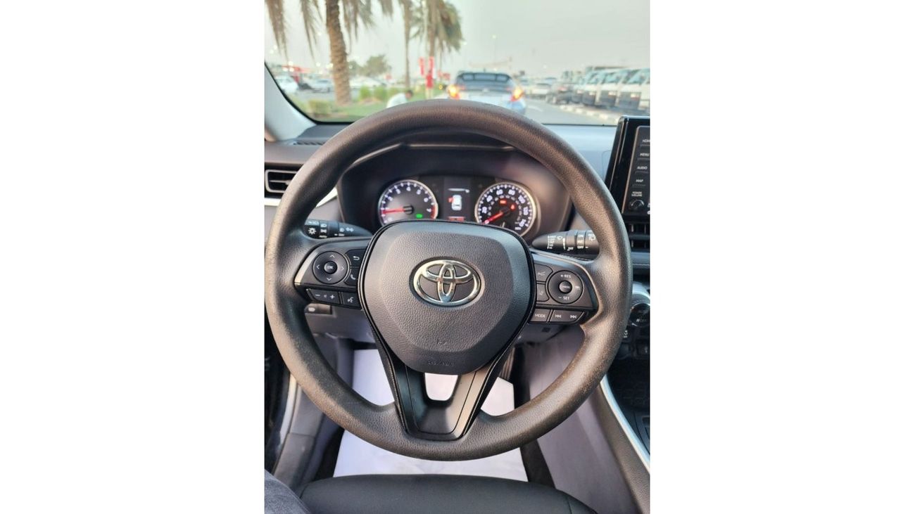 Toyota RAV4 TOYOTA RAV4 XLE 2021