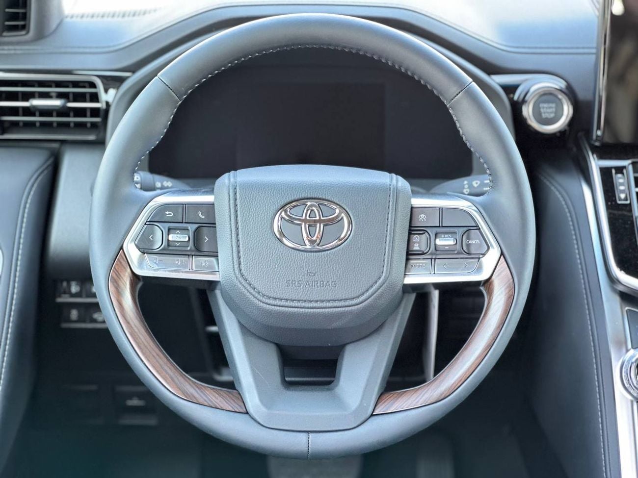 Toyota Land Cruiser GXR 4.0L PTR A/T // High Option with Radar , DVD&Back Camera , Cooling  Seats // Special Offer // By