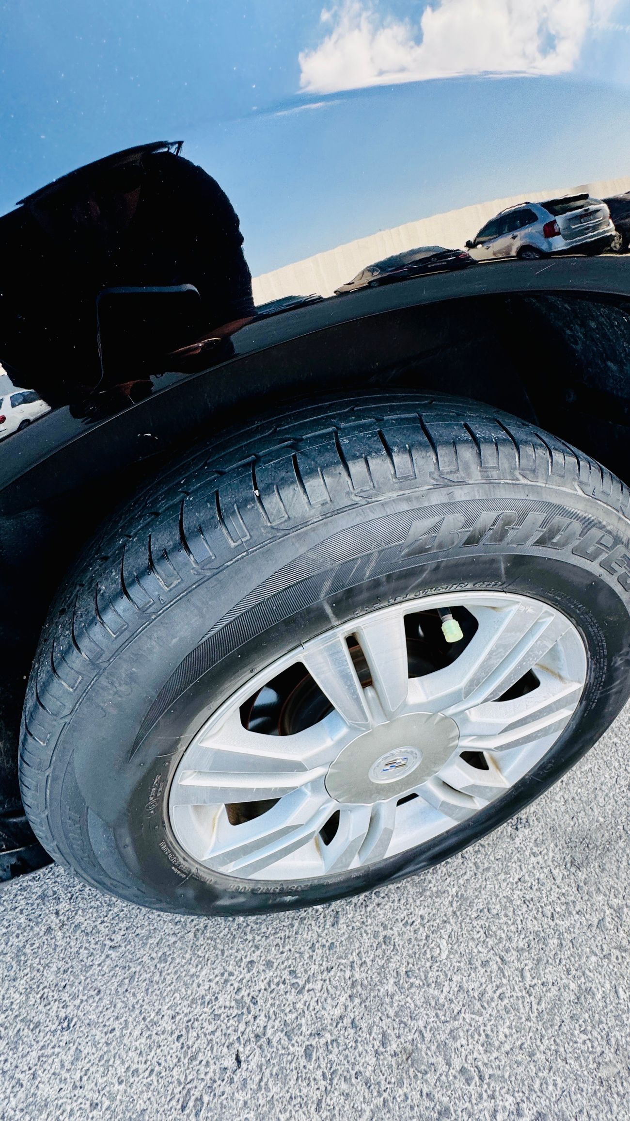 Cadillac SRX 3.6L 5 seats  4door