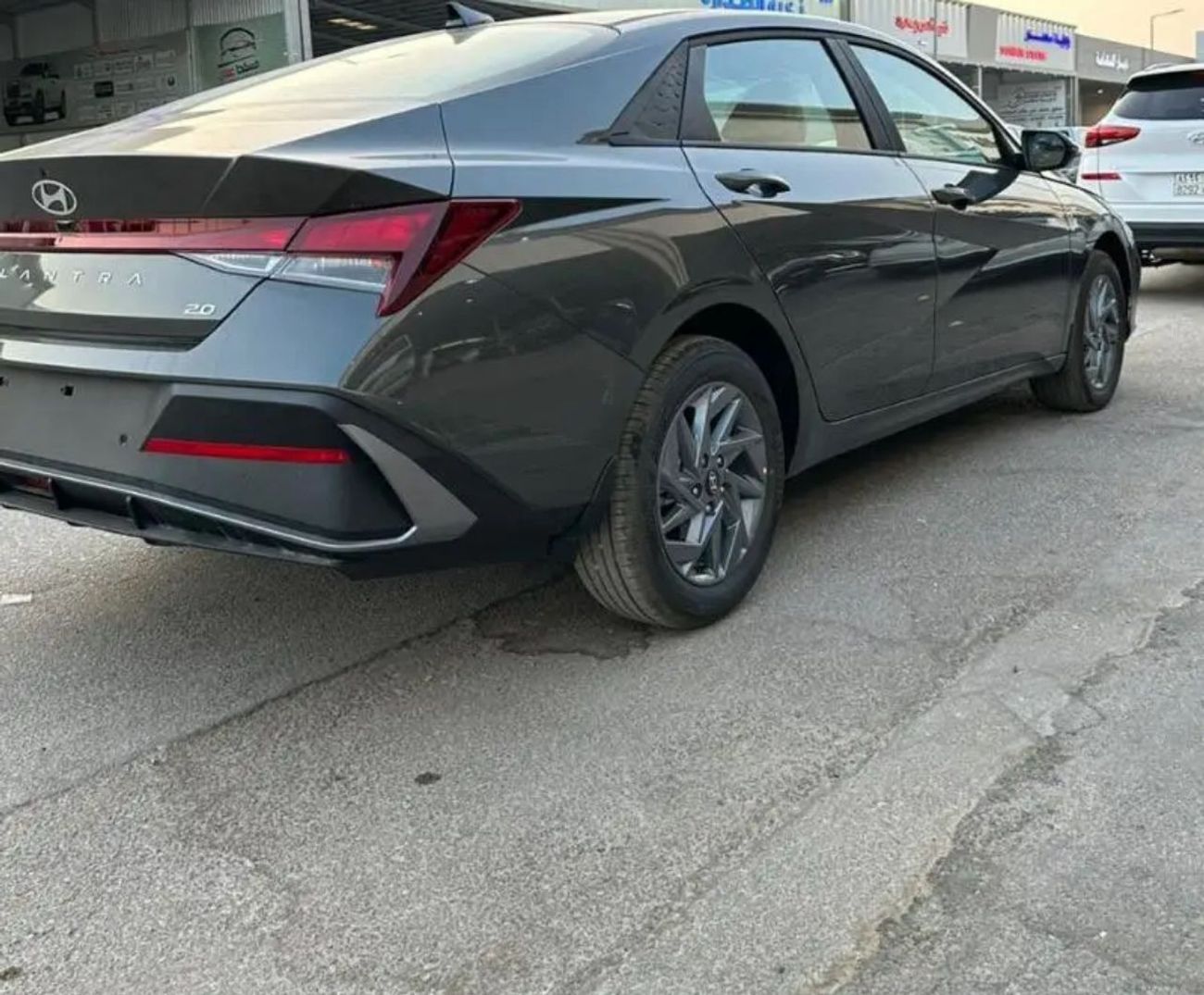 هيونداي إلانترا 2.0L PETROL 2024 GCC