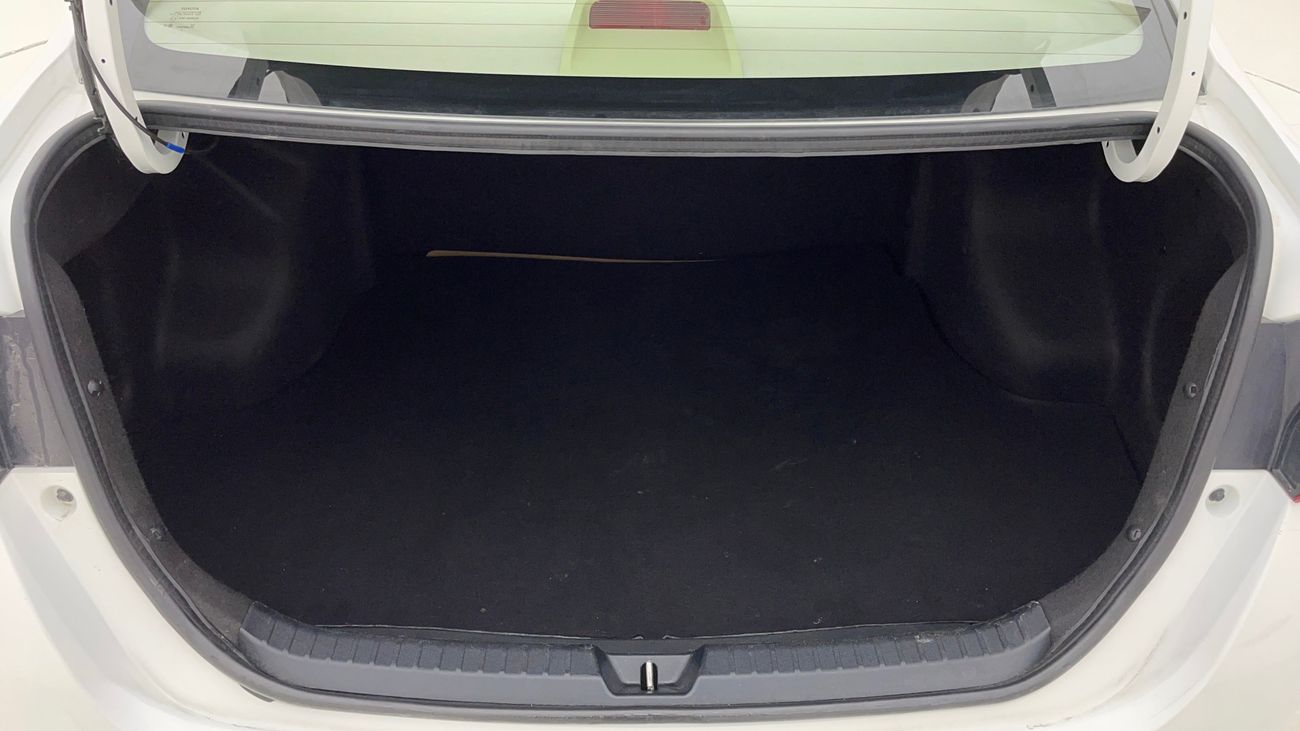 تويوتا يارس SE 1.5 | بدون دفعة مقدمة | اختبار القيادة في المنزل