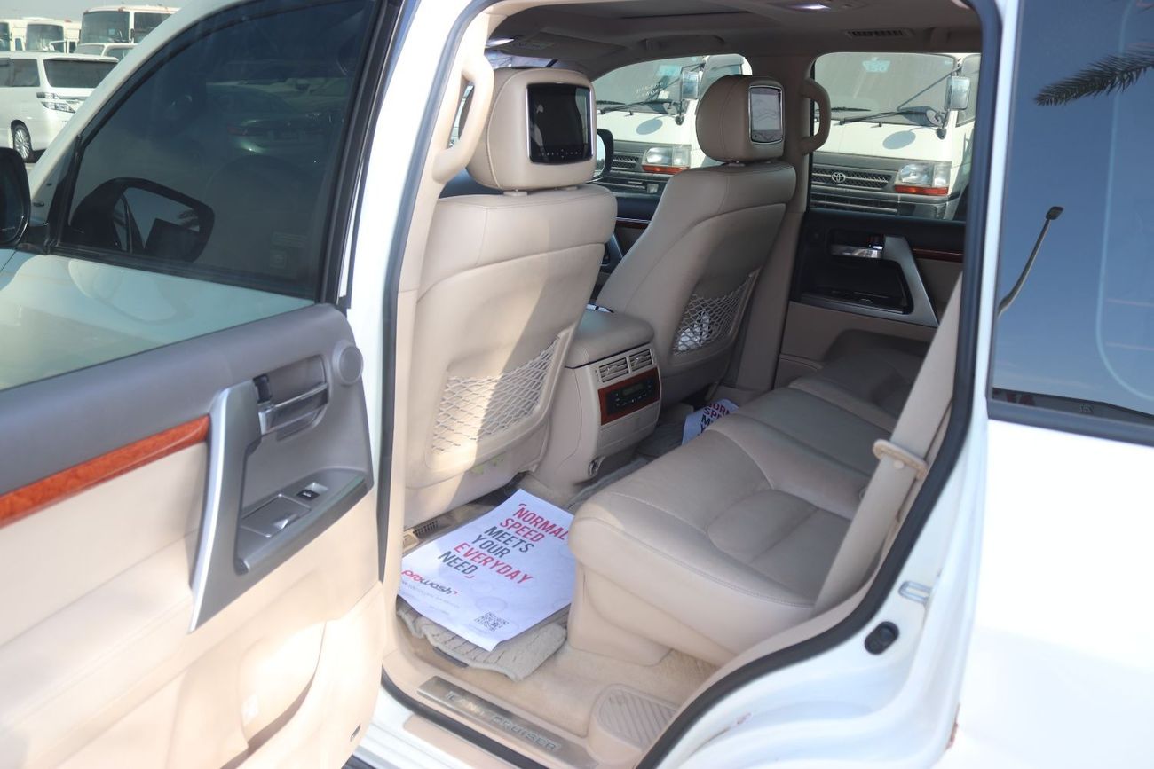 Toyota Land Cruiser VXR LEATHER SEAT, ELECTRIC SEAT, SUNROOF, MONITOR, MODEL 2015