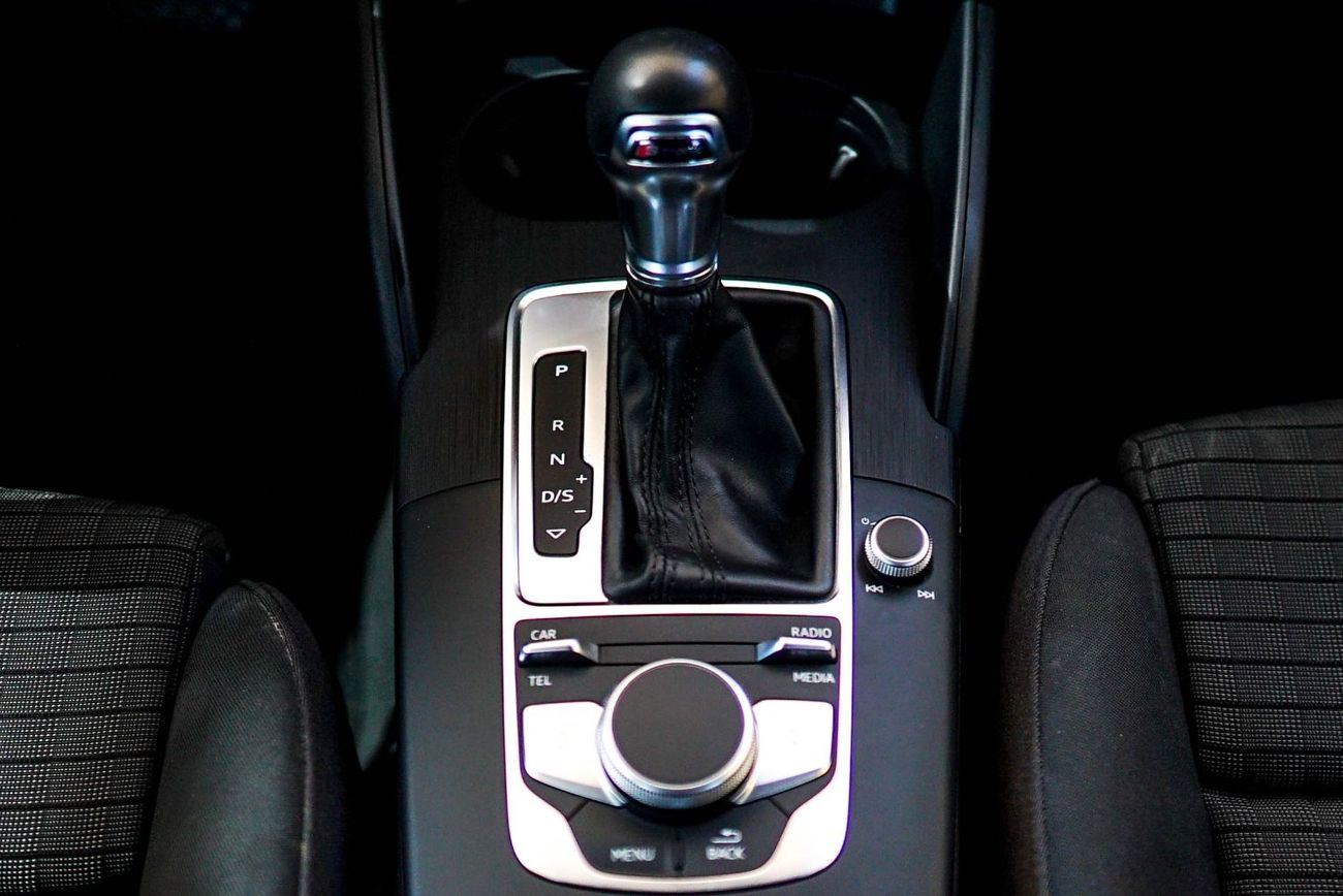 أودي A3 30 TFSI Basic