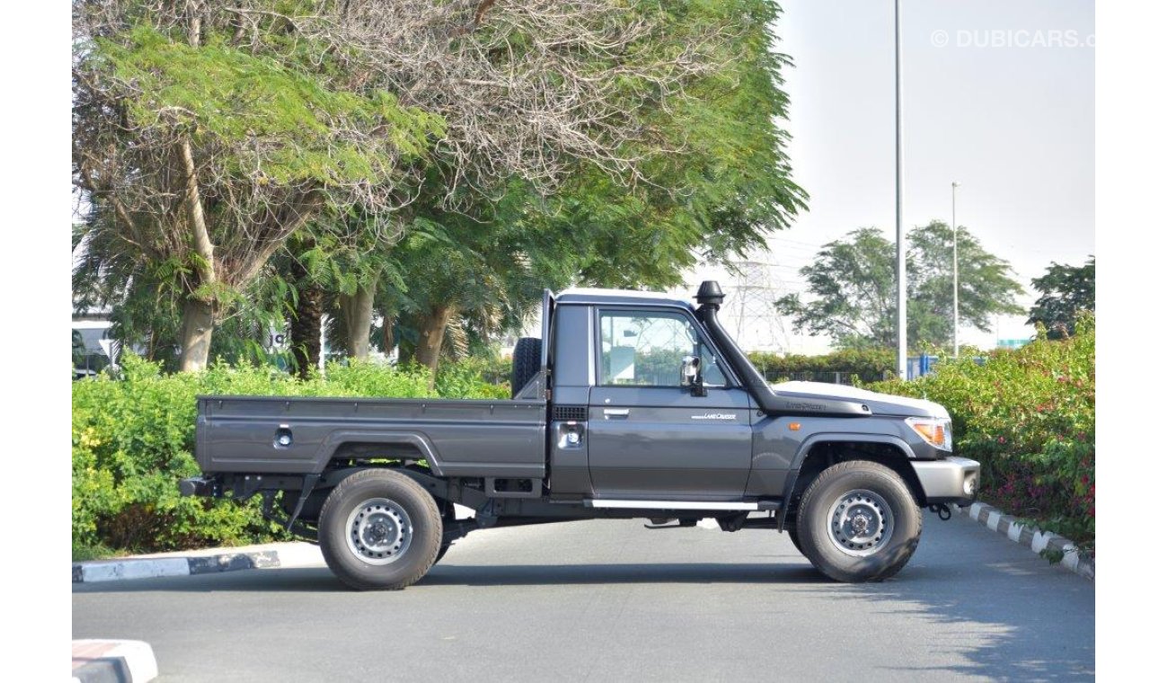 Toyota Land Cruiser Pick Up Single Cabin V8 4.5L Diesel MT With Diff. Lock