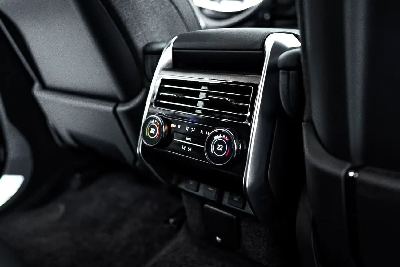 Land Rover Range Rover Autobiography SV 5.0L MIDDLE EAST SPECS | SV P530 | REAR TVS | LEG REST TWO TONE INTERIOR