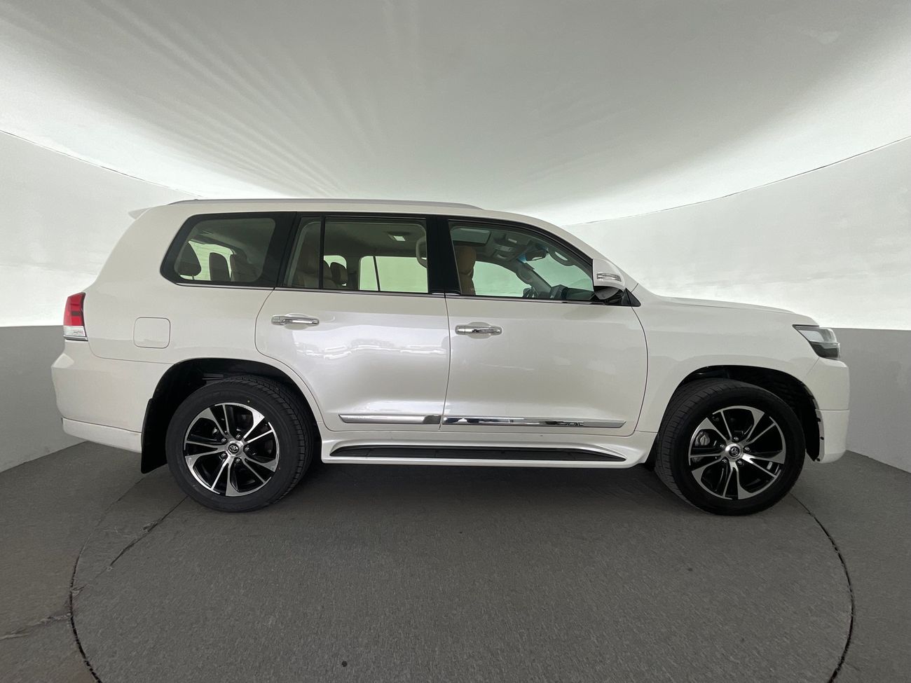 تويوتا لاند كروزر GXR GT | شامل الضمان | 0 ﺪﻔﻋﺓ ﺃﻮﻟﻯ