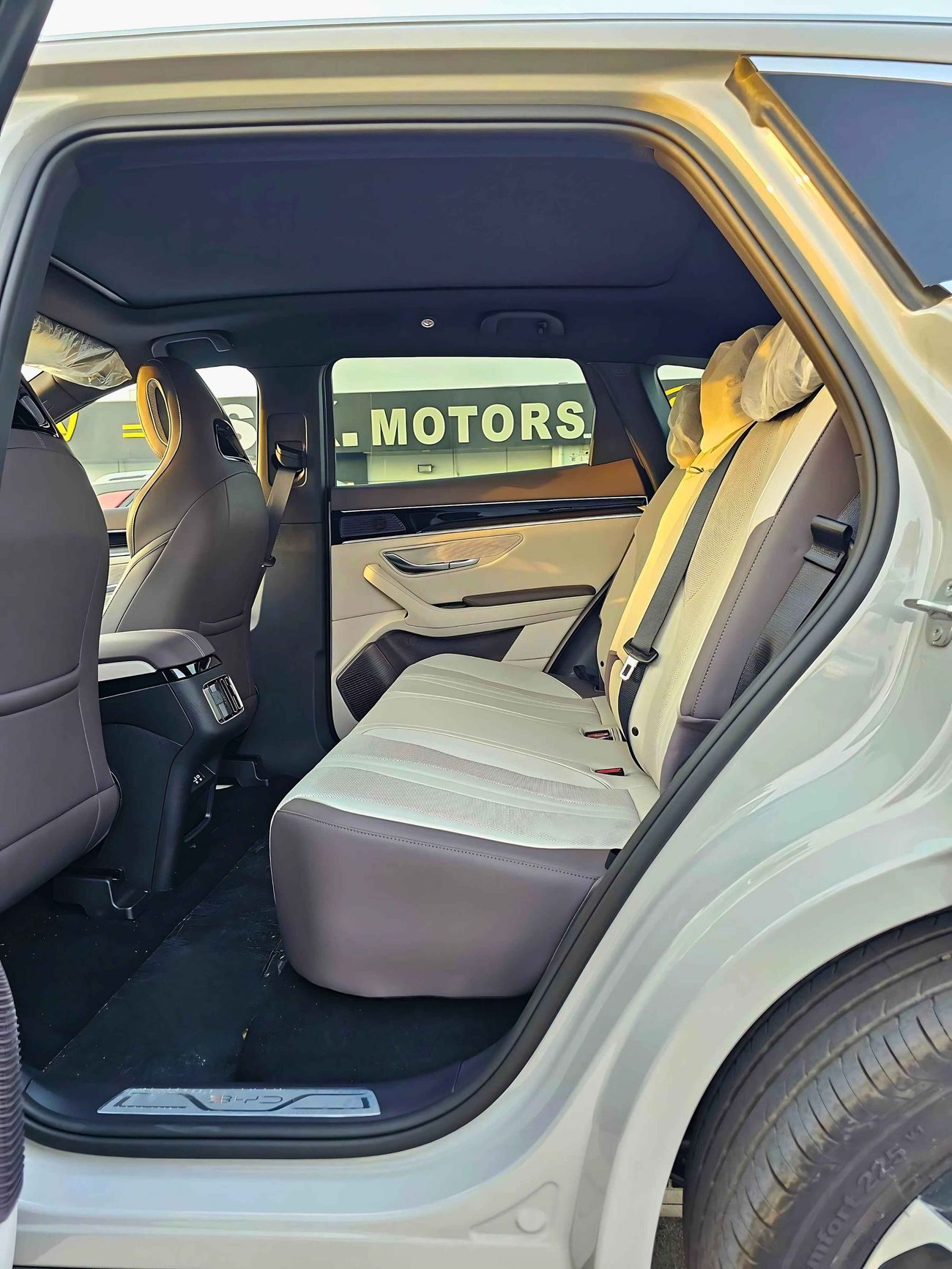 BYD Song Plus FLAGSHIP / A/T / 360* CAMERA / PANORAMIC ROOF / 605-KM ELECTRIC (CODE # FLAGSHIP)