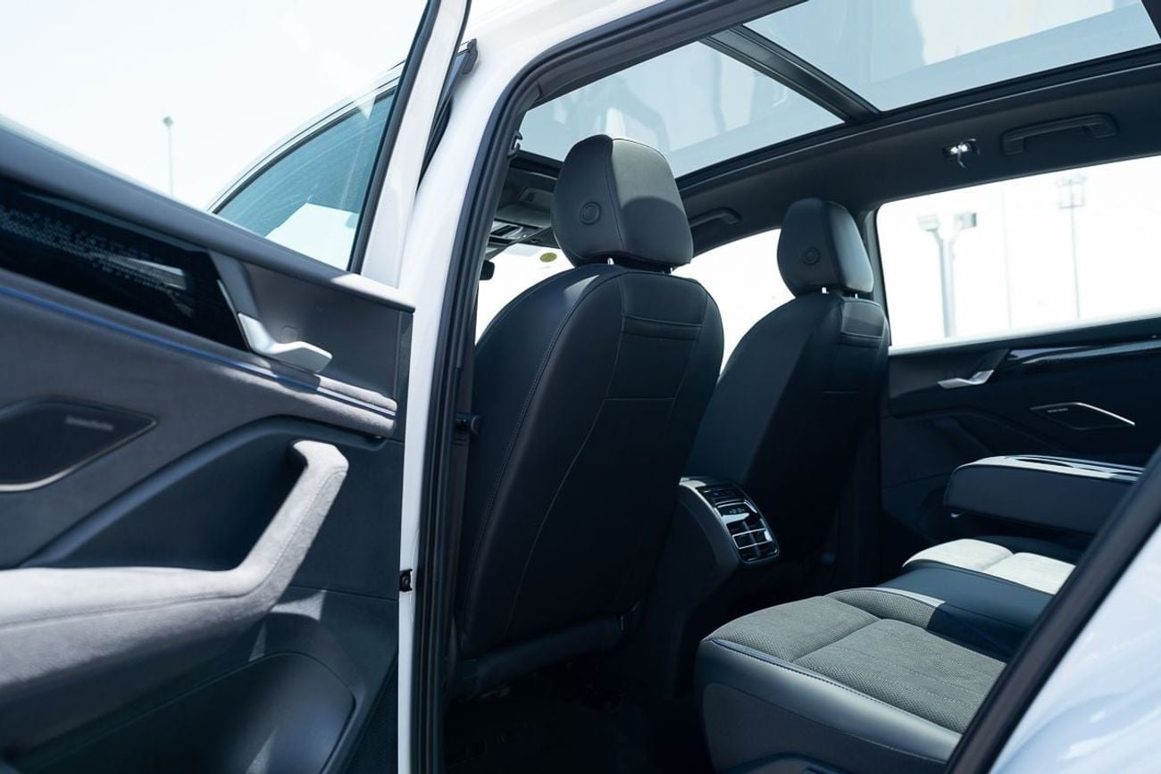 Volkswagen Tiguan Volkswagen Tiguan L Pro 380TSI AWD R-Line 2.0L Smart Premium Edition 2025