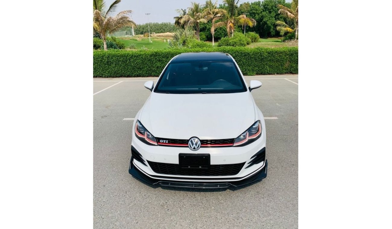 فولكس واجن جولف GTI P2 السياره بحاله جيده جدا لا يحتاج إلى أي مصاريف