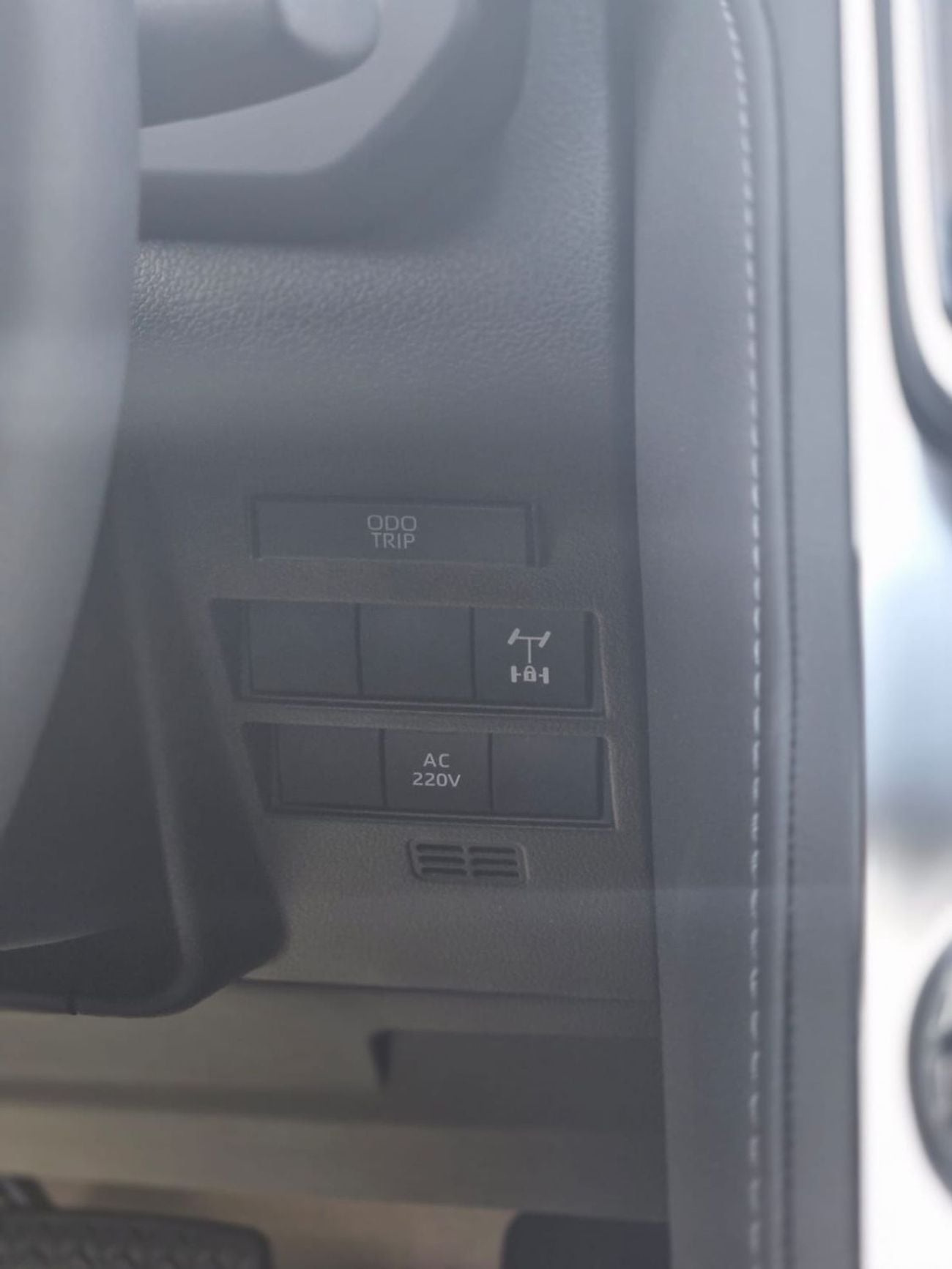 Toyota Land Cruiser LC 300 GXR 3.5L HYBRID A/T 7 SEATER