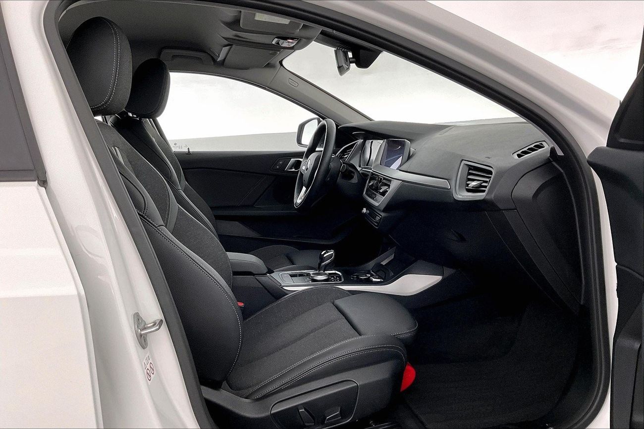 بي أم دبليو 120i Joy Edition | عرض العيد الحصري | خالية من أضرار الفيضانات