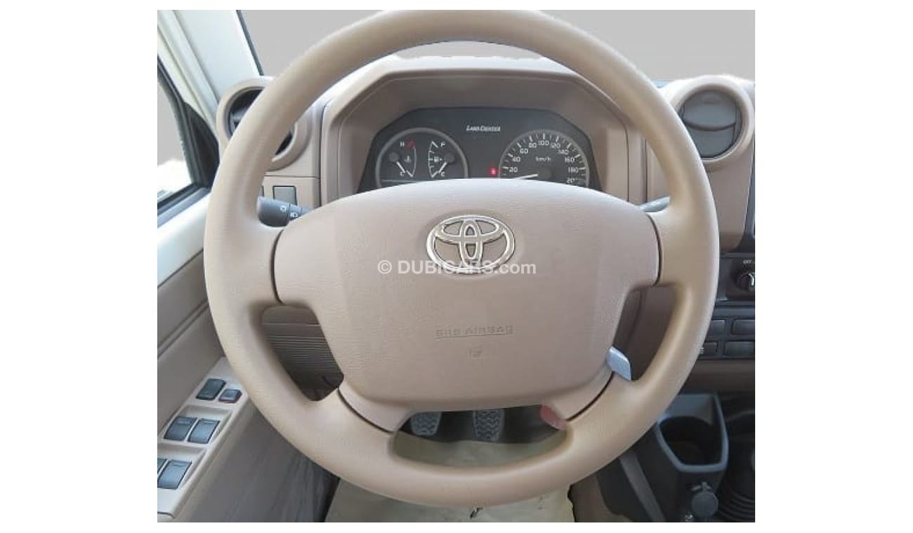Toyota Land Cruiser Pick Up 2022 Toyota Land Cruiser Pick Up DC 4.5 DSL, Manual 4WD