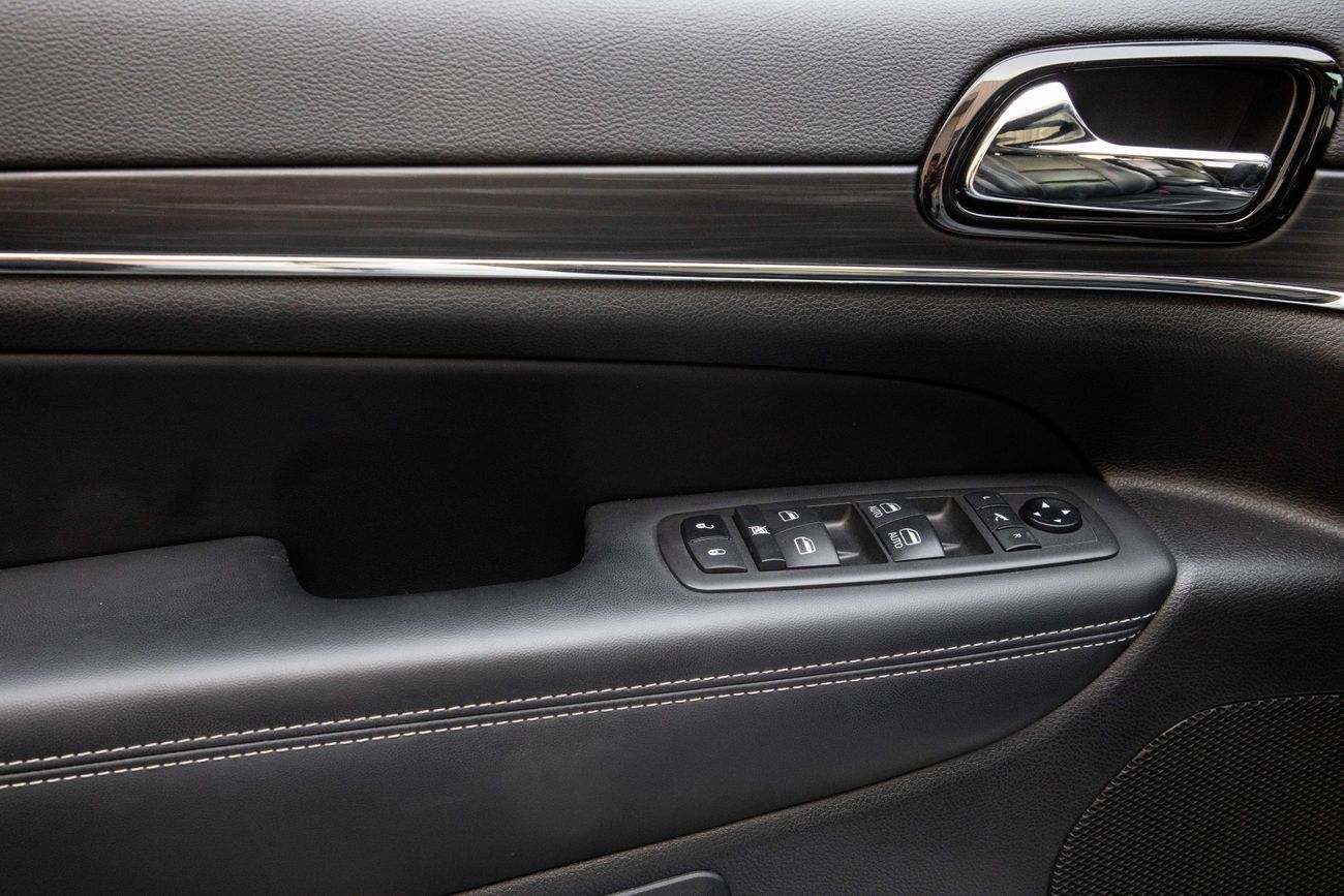 Jeep Grand Cherokee Grand Cherokee Limited | 2,057 P.M | 0% Downpayment | Agency Warranty 2026!