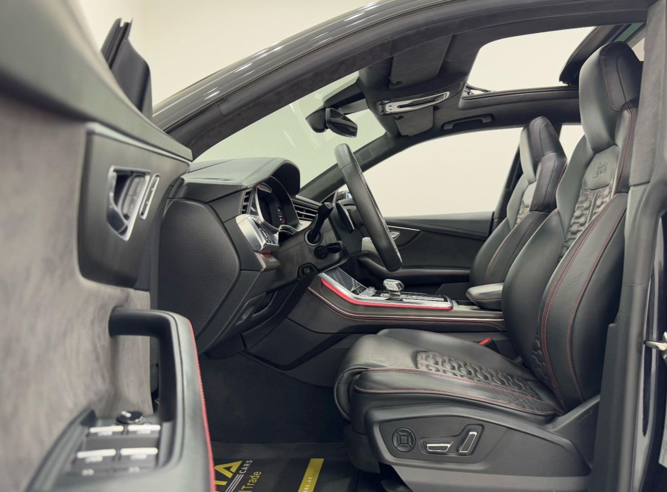 Audi RS Q8 TFSI quattro 4.0L 2020 Audi RSQ8 Quattro, Warranty, Audi Service Pack, Carbon Fiber Package, GCC