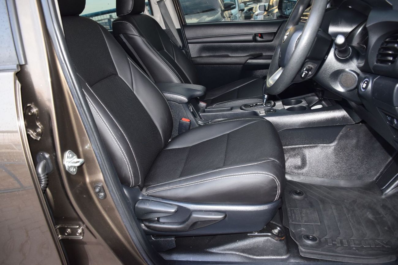 تويوتا هيلوكس S GLX 2.8L AWD M/T