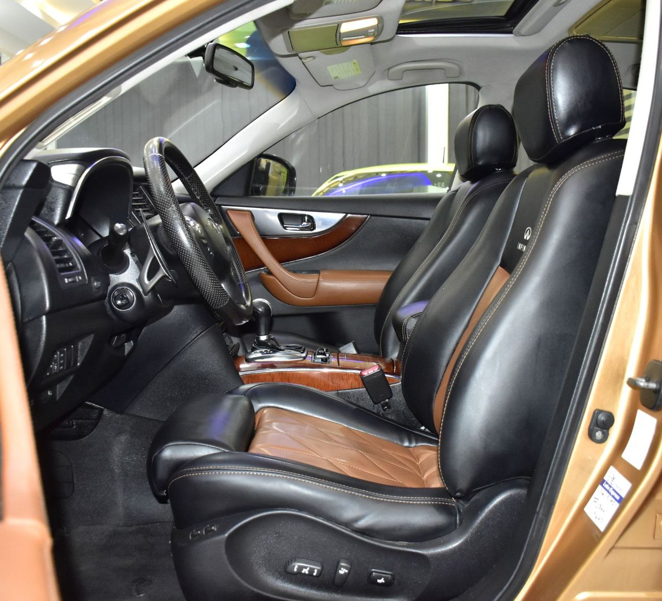 Infiniti FX50 EXCELLENT DEAL for our Infiniti FX50s ( 2009 Model ) in Orange Color GCC Specs