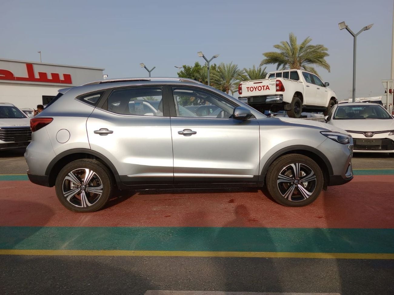 MG ZS LUX Used MG ZS  luxury  1.5L Petrol SUV FWD silver  color 2023 Model