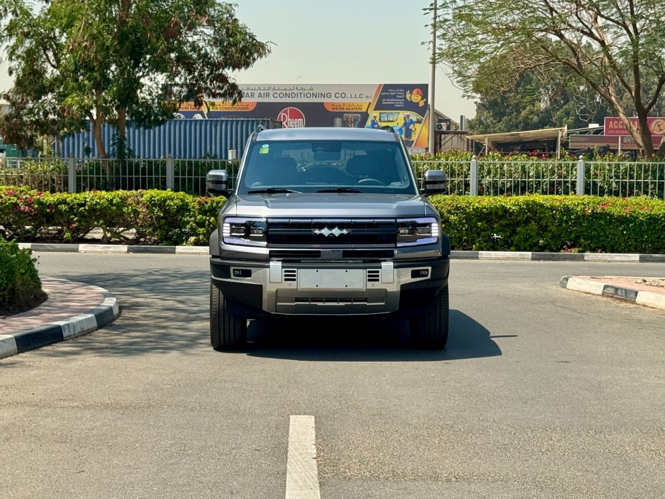 BYD Leopard 5 2024 BYD Leopard 5 Navigator / 1.5L Hybrid (Plug-In) / 680 Hp / Range (1,200 Km) / Warranty