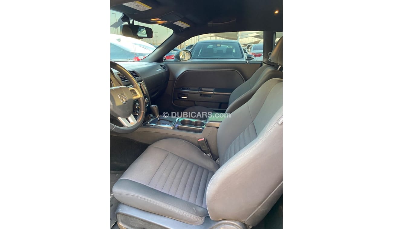 Dodge Challenger Dodge Challenger 2013 GCC V6 engine, in excellent condition