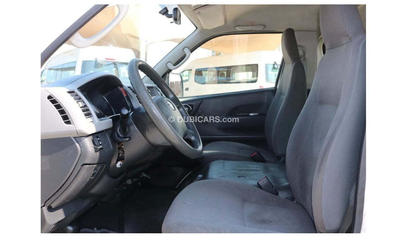 Toyota Hiace 2013 | 15 SEATER PASSENGER VAN WITH GCC SPECS AND EXCELLENT CONDITION