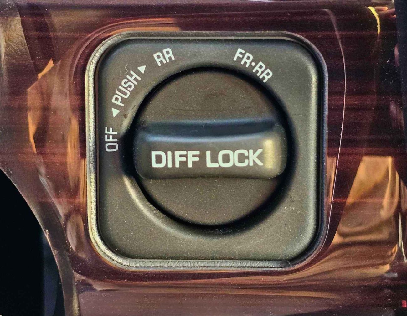 Toyota Land Cruiser 70 LX LC76 / 2.8L V4 DIESEL A/T / WINCH SNORKEL / DVD CAMERA / HIGH OPTION / CODE#LX-Z