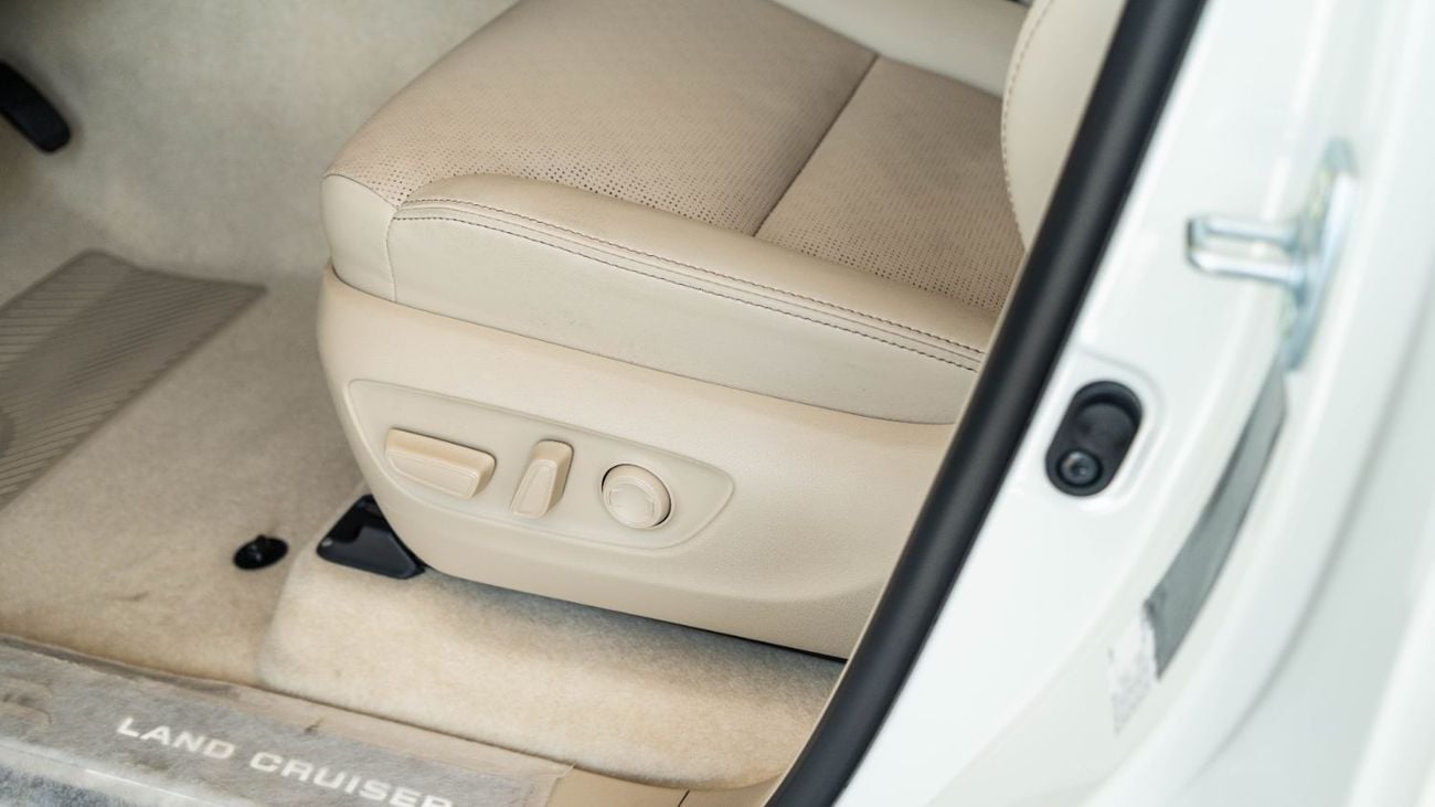 Toyota Land Cruiser VX | 4.0L | V6 |2025