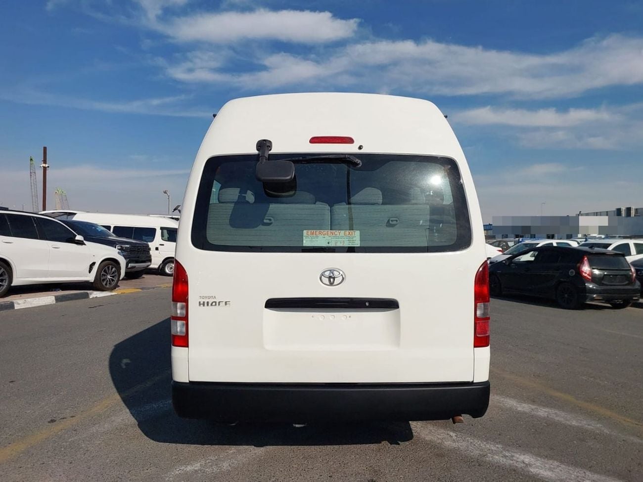 تويوتا هاياس TOYOTA HIACE COMMUTER VAN RHD 2006 MODEL 2.5 L DIESEL MANUAL(PM15390)