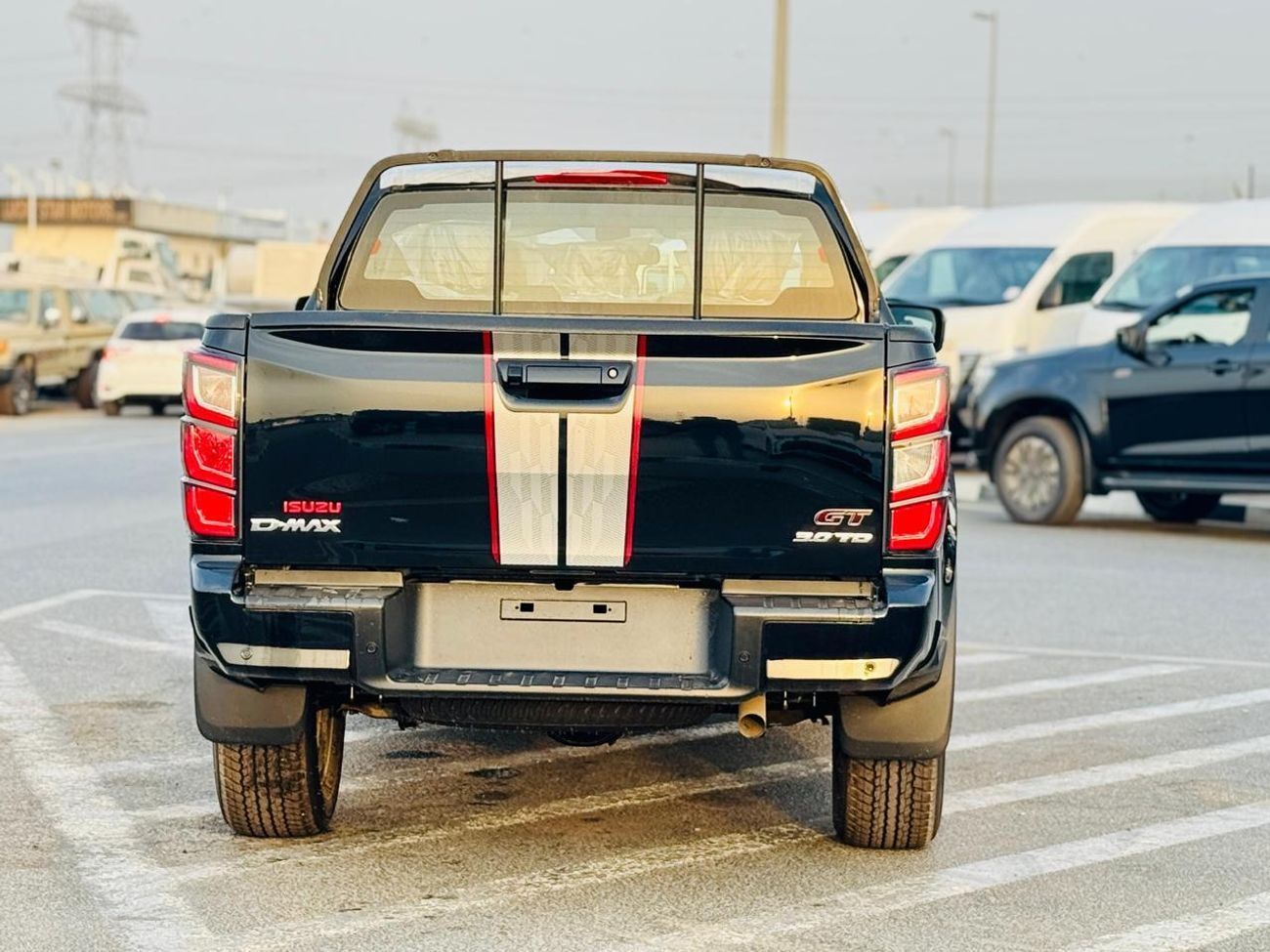 إيسوزو D ماكس 3.0L Crew Cab 4WD GT