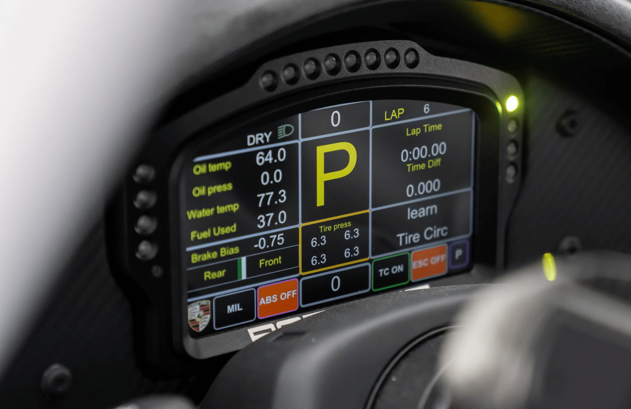 بورش 911 3.8L F-6 Twin-Turbocharged Engine