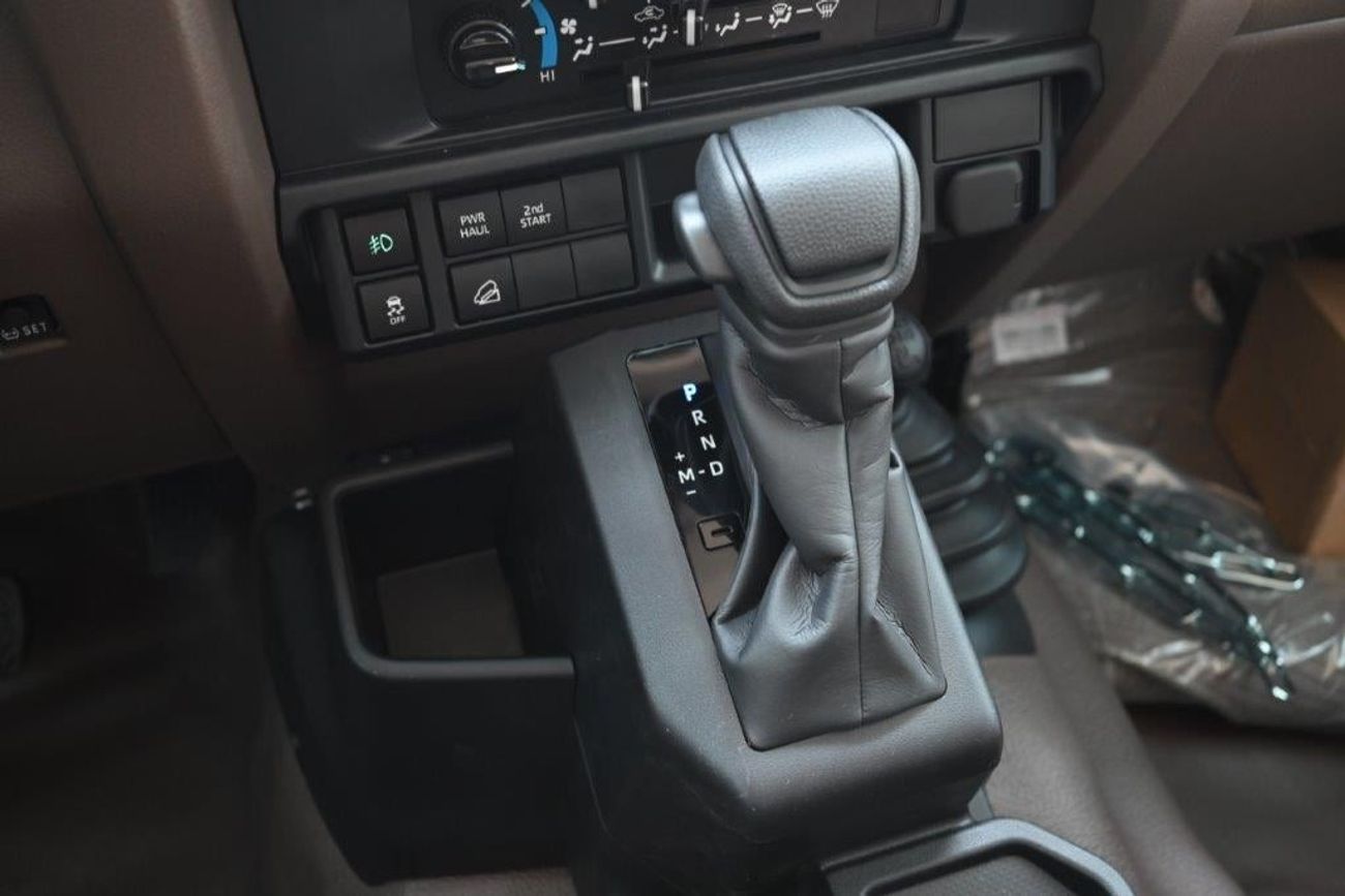 Toyota Land Cruiser Pick Up Double Cab 2.8L Diesel 4WD 5 Seater Automatic