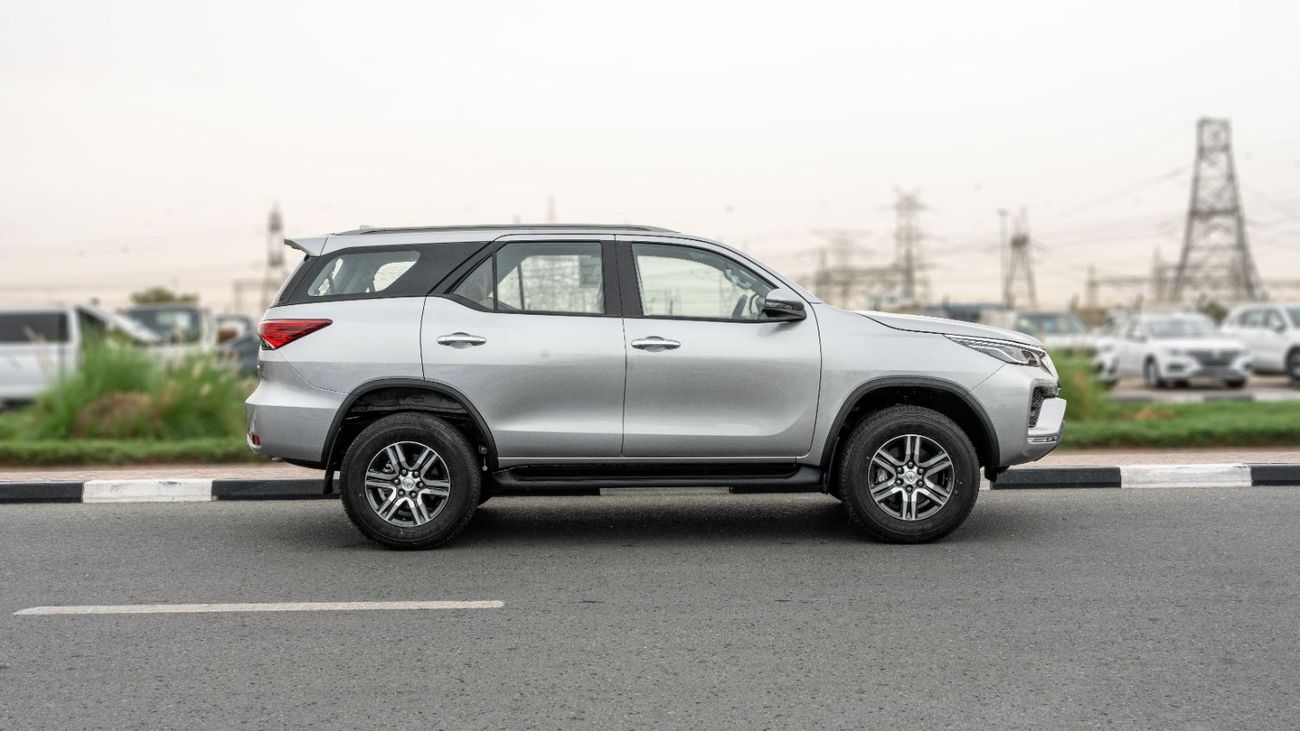 تويوتا فورتونر 2026 Toyota Fortuner VX 4.0L AT petrol (Silver-Tan)