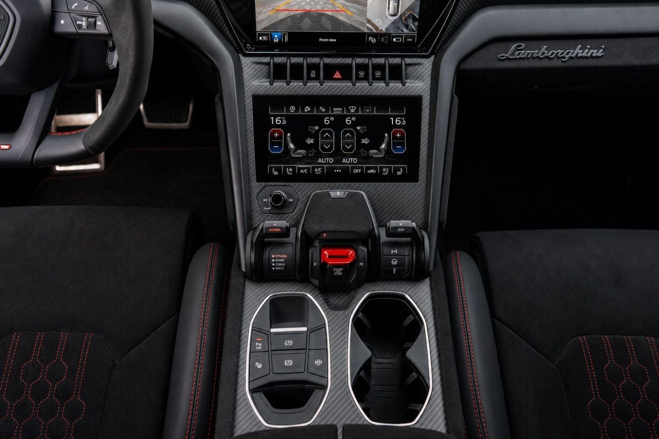 Lamborghini Urus 2023 URUS PERFORMANTE | FULL OPTIONS ,FULL CARBON PACKAKGE INSIDE / OUTSIDE , AKRAPOVICH EXHAUST SYS