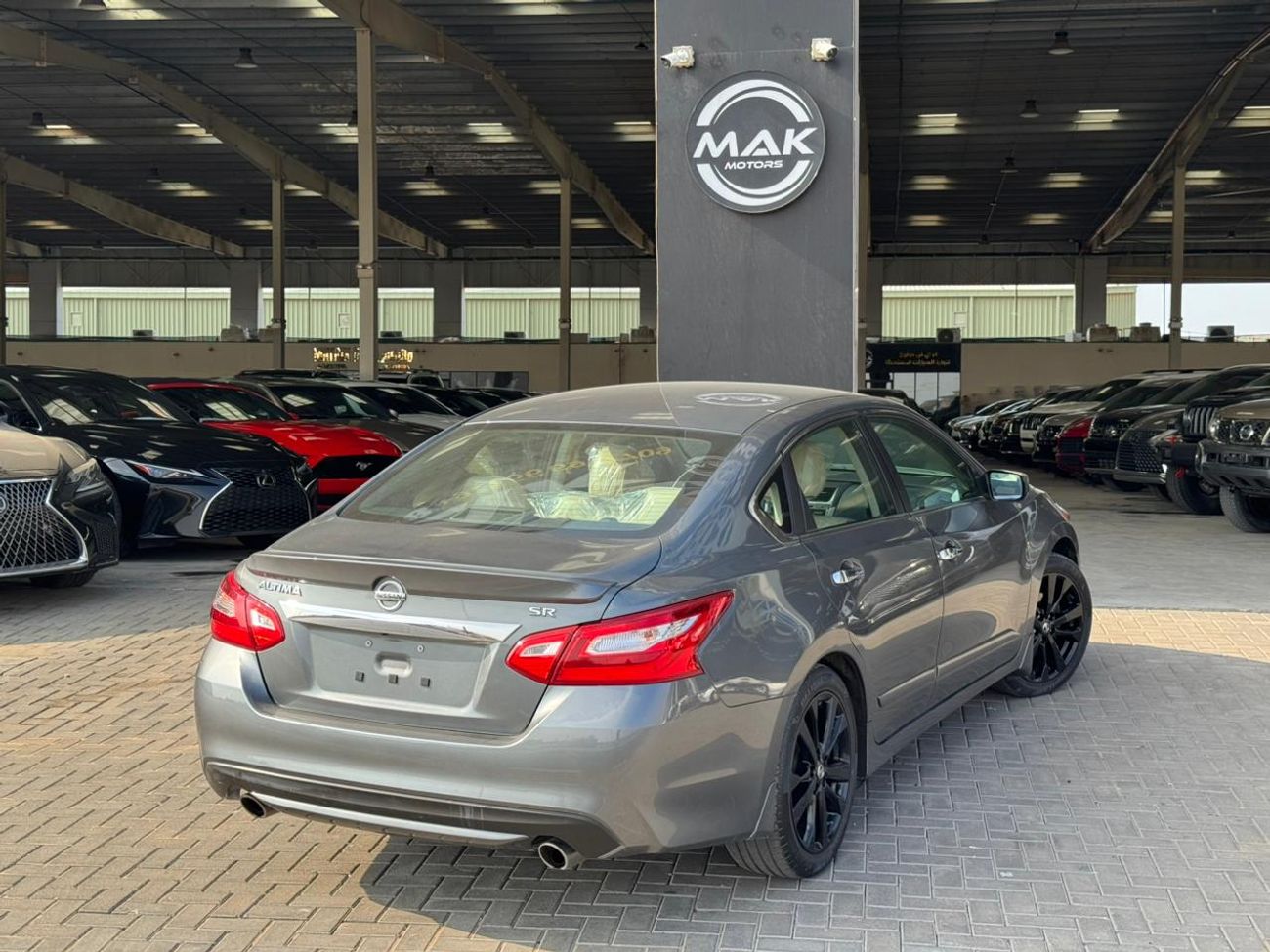 Nissan Altima SR 2.5L SR / V4 2.5L / PADDLE SHIFTERS / KEYLESS ENTRY / LEATHER / RIMS / KEYLESS START