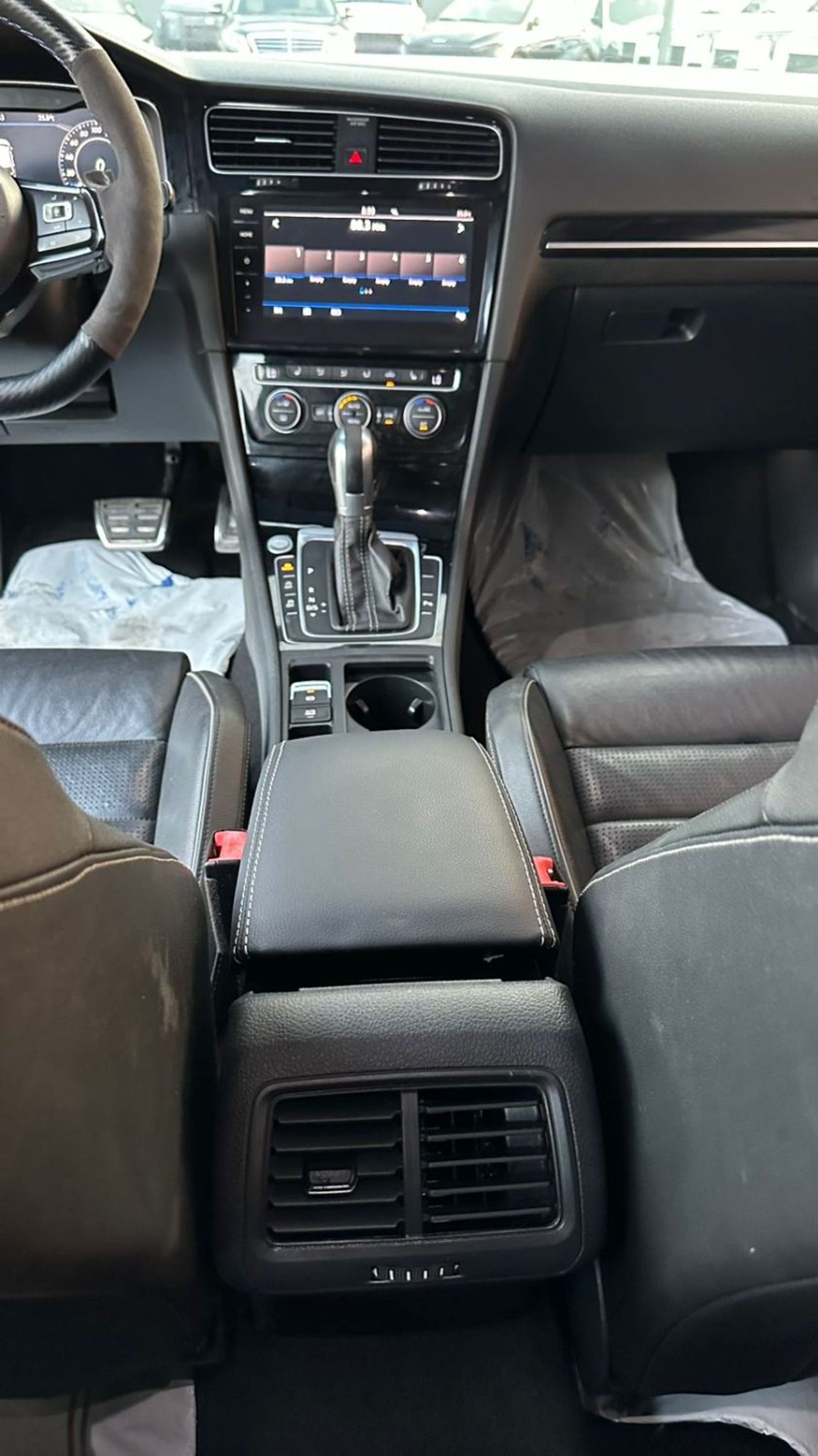 فولكس واجن جولف ار Base 2.0T