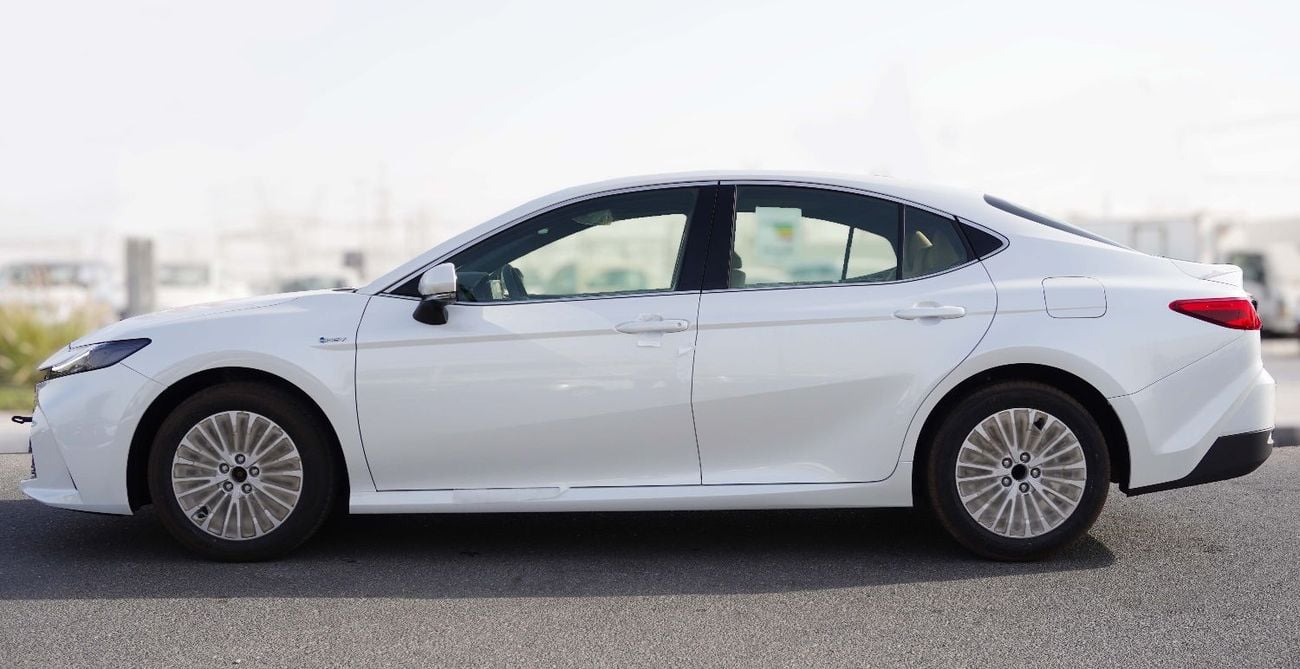 تويوتا كامري 2025 MODEL TOYOTA-CAMRY 2.5L HEV (WITH SUNROOF, 17" AL, REAR CAMERA)