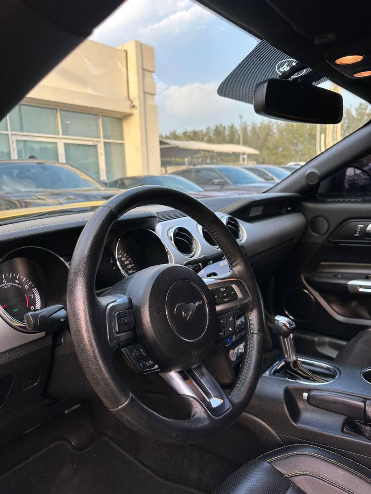 فورد موستانج فورد موستنج GT 5.0 بريميوم خليجي 2017 فل ابشن صبغ وكاله تشييكات وكاله بحاله ممتازه