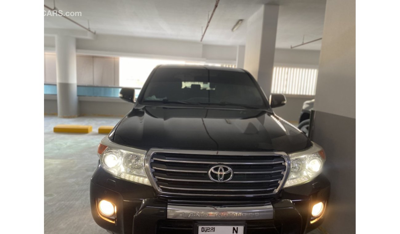 Toyota Land Cruiser VXR V8