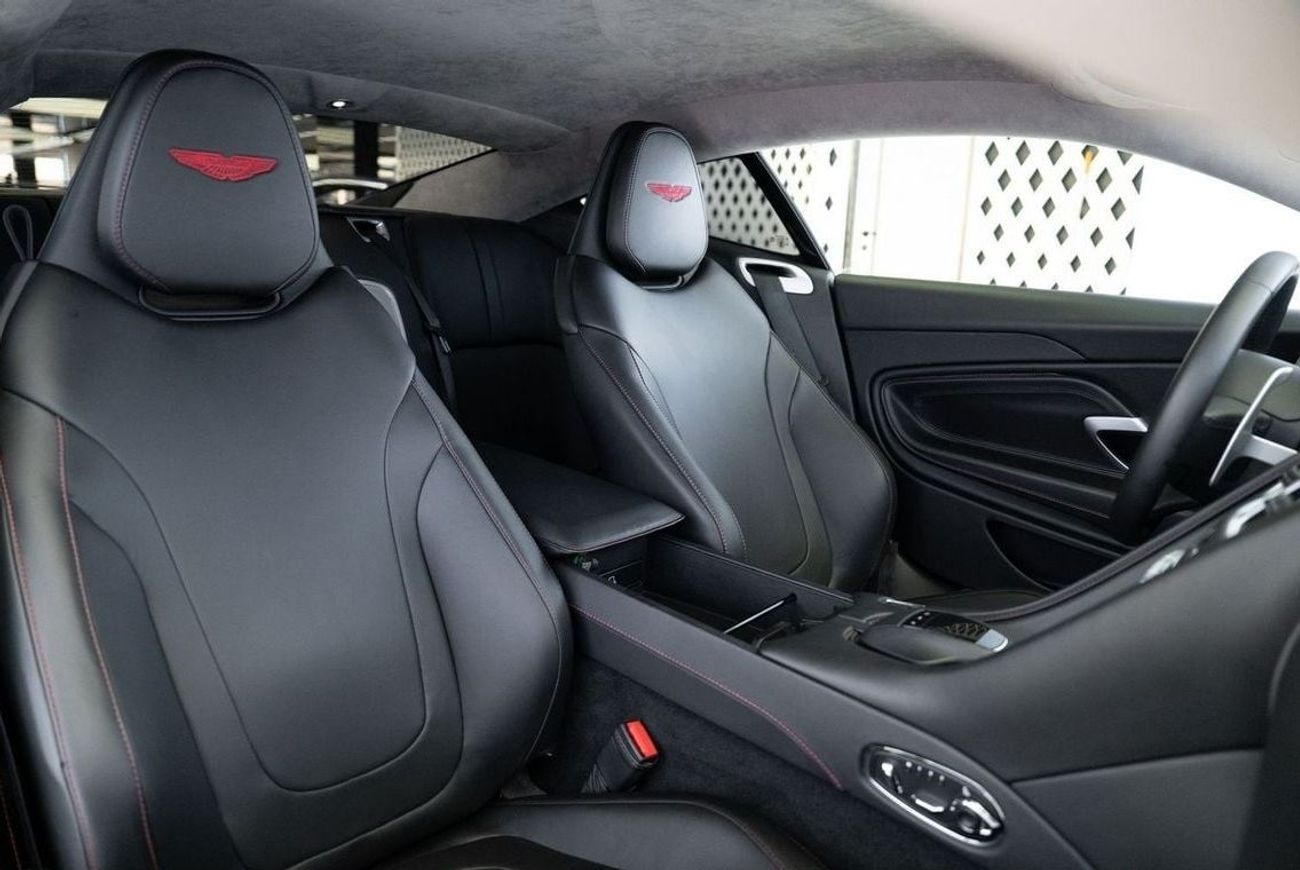 أستون مارتن DB11 Std 4.0L