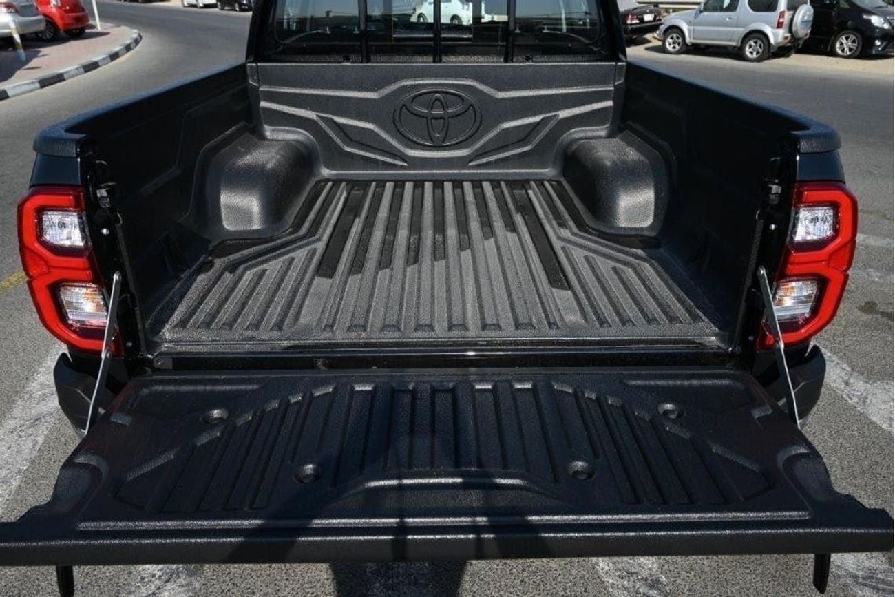 تويوتا هيلوكس 2025 TOYOTA HILUX DOUBLE CAB SR5 2.7L PETROL 4WD 5-SEAT AT