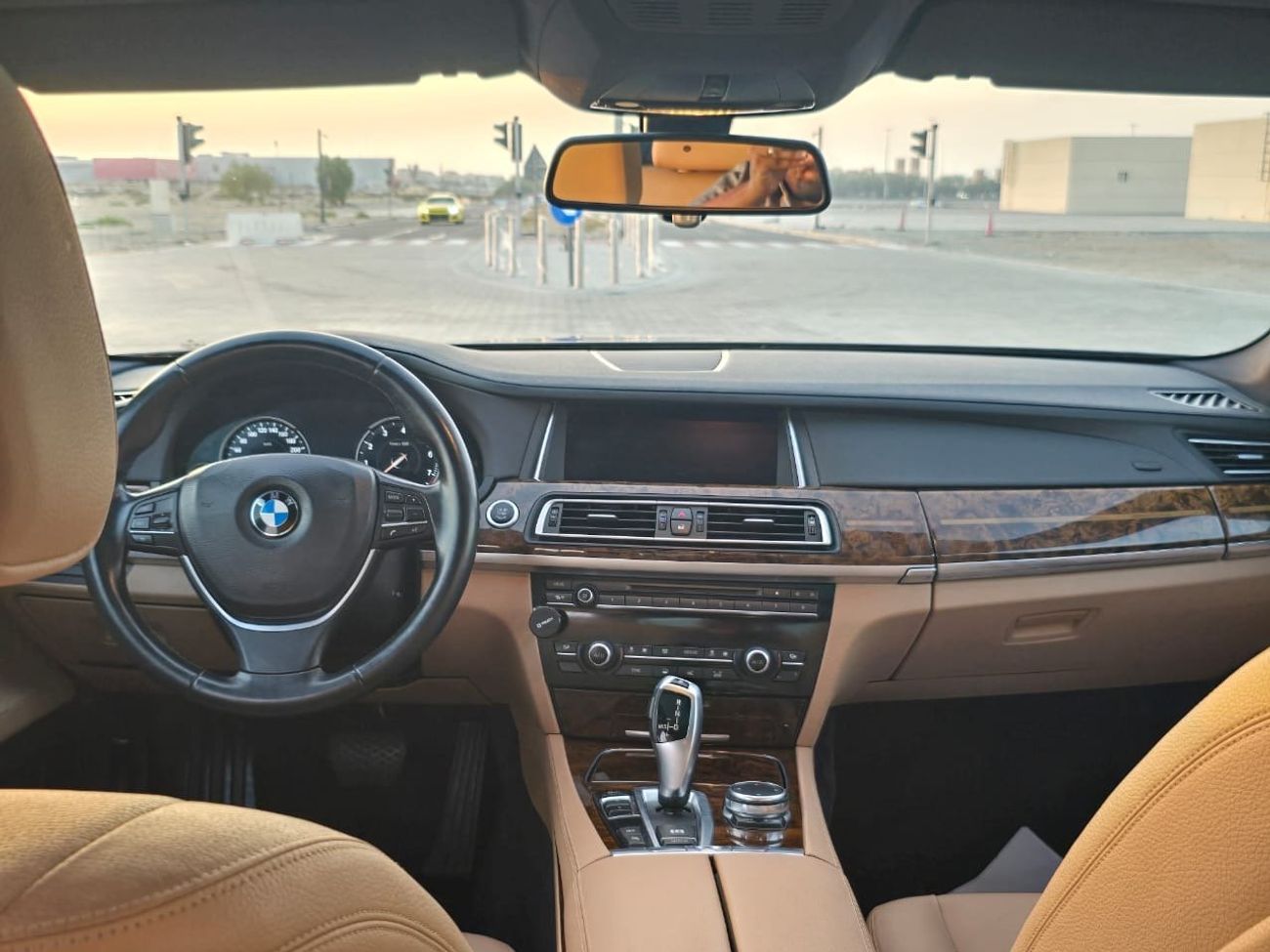 BMW 730Li MODEL 2015 GCC CAR PERFECT CONDITION INSIDE AND OUTSIDE FULL OPTION SUN ROOF LEATHER SEATS