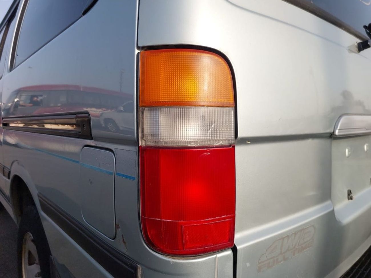 Toyota Hiace TOYOTA HIACE VAN RHD 1999 MODEL 3.0 L DIESEL MANUAL(PM01625)