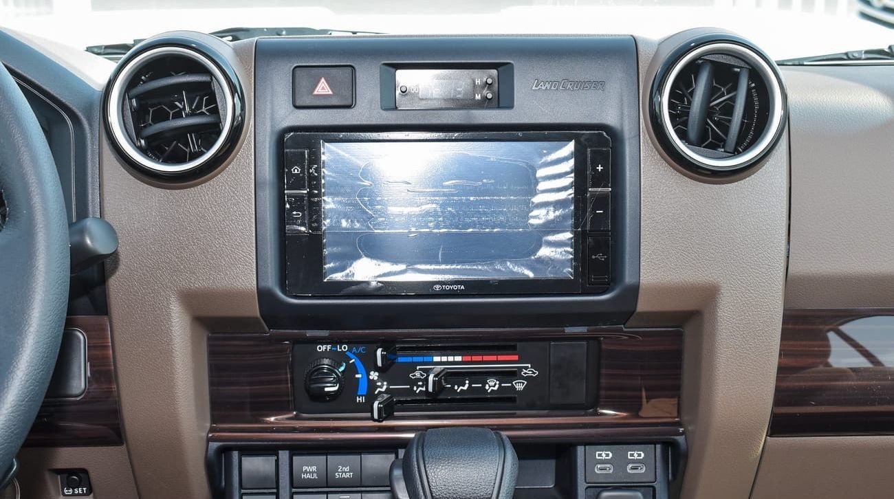 Toyota Land Cruiser 70 4.0L V6 A/T