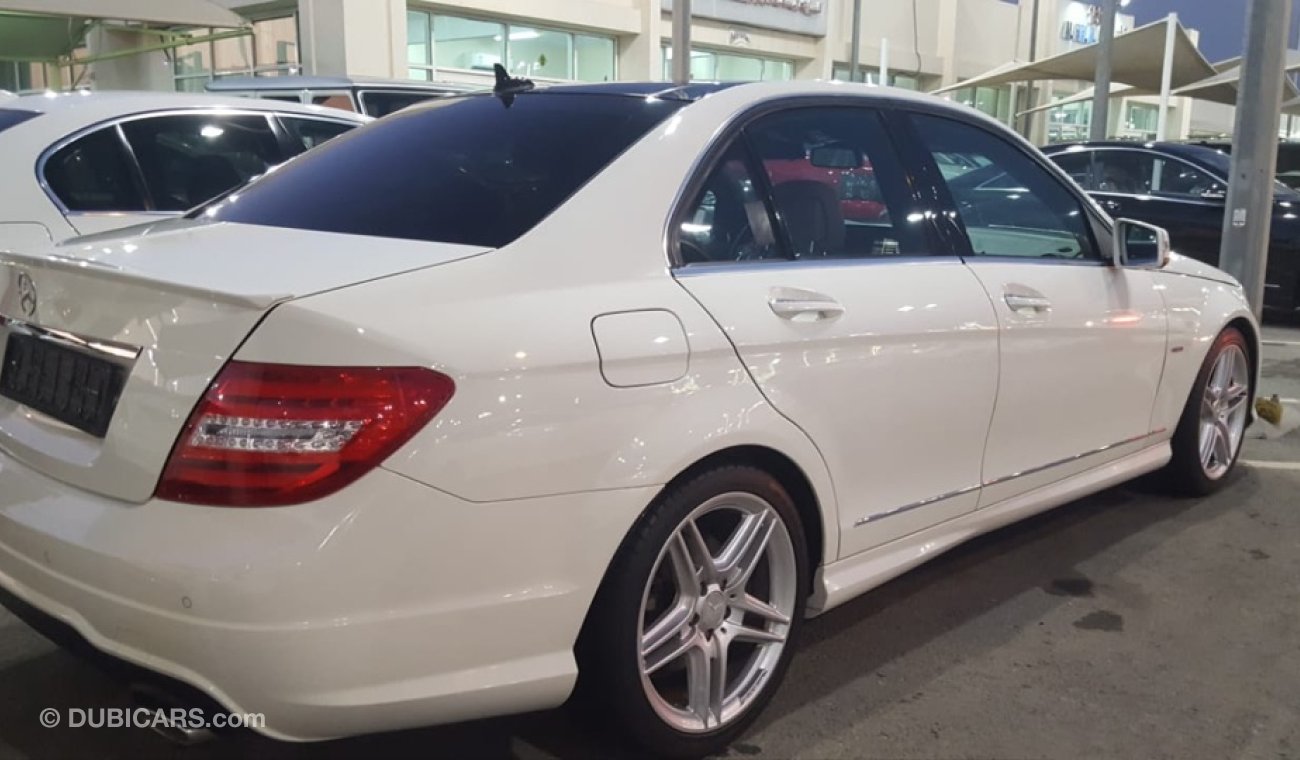 Mercedes-Benz C 300 GCC car prefect condition full service full option low mileage