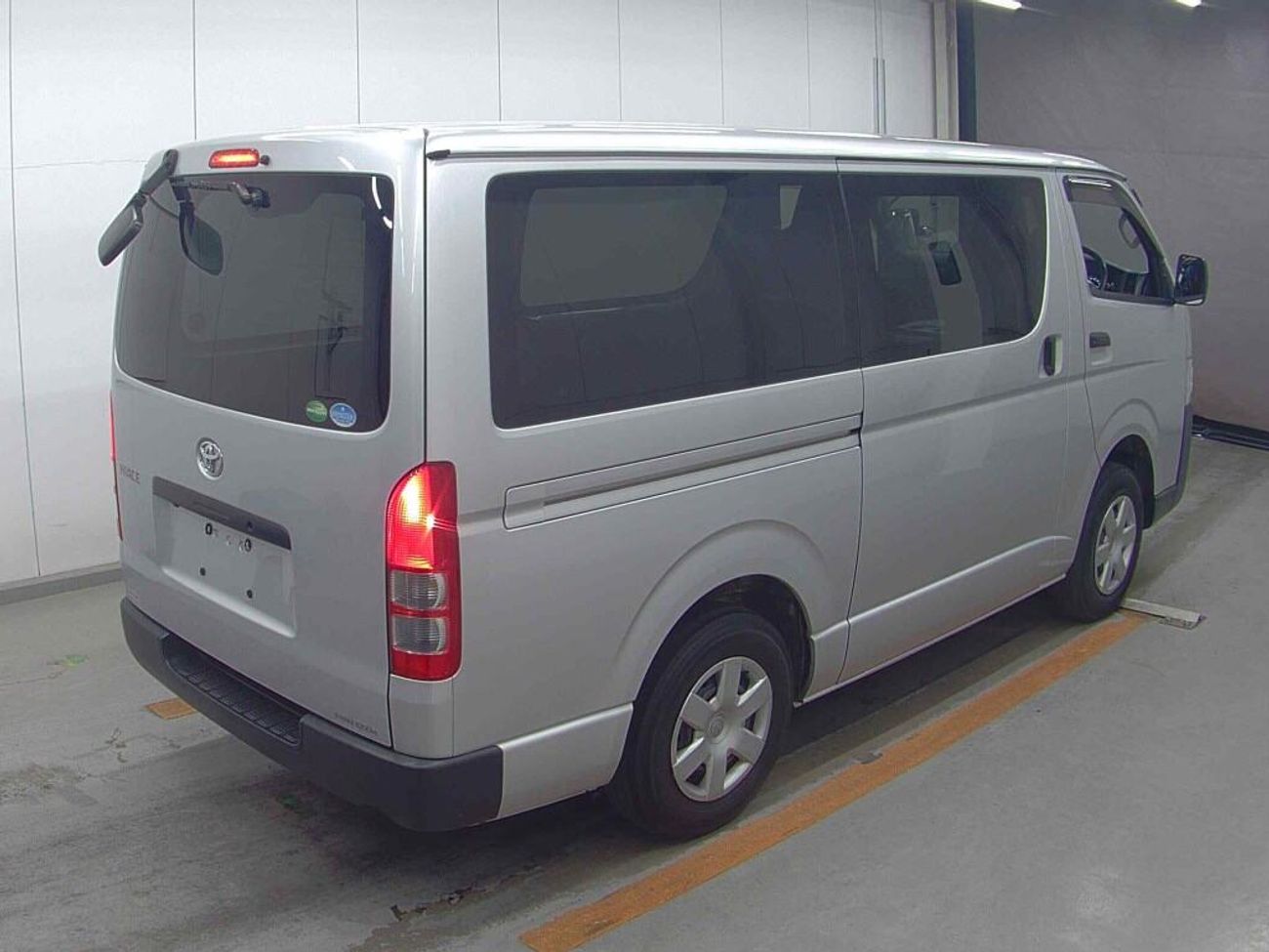 Toyota Hiace 2.8L V4 DIESEL / DVD CAMERA / 3 STR / 2019/LONG DX 4WD/GDH206V