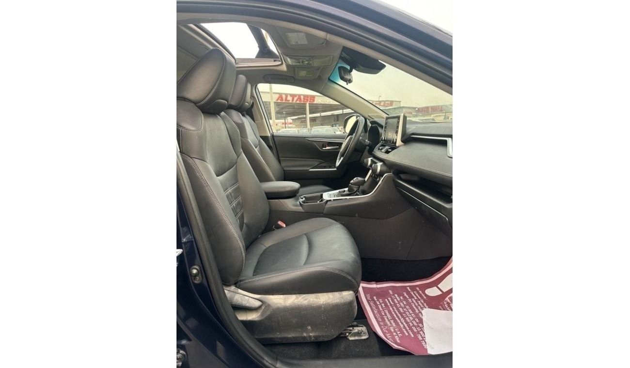 Toyota RAV4 Hybrid TOYOTA RAV4 XLE premium 2021