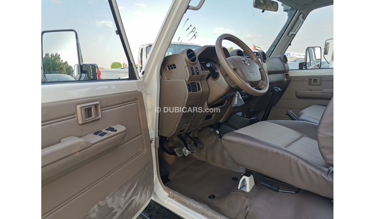 Toyota Land Cruiser 70 4.2L DIESEL, 16" TYRE, KEY START, XENON HEADLIGHTS (CODE # HTLX78)