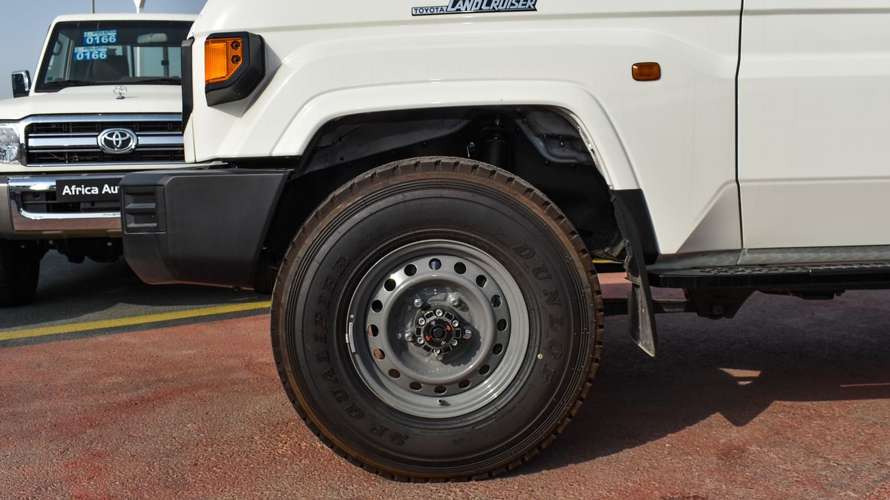 تويوتا لاند كروزر 70 4.0L V6 Petrol